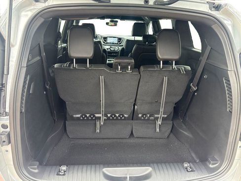 New 2026 Chrysler Pacifica Select FWD image 11