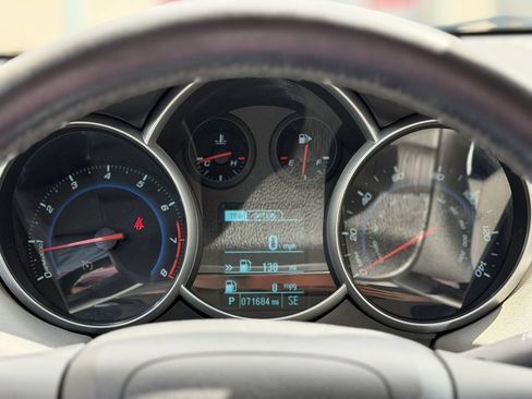 Used 2014 Chevrolet Cruze LT FWD image 17