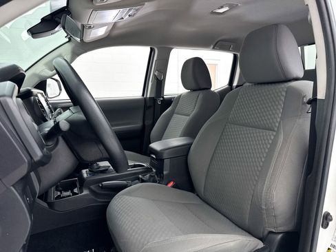 Used 2023 Toyota Tacoma SR AWD/4WD image 17