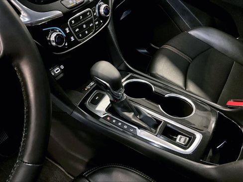 Used 2022 Chevrolet Equinox Premier image 21