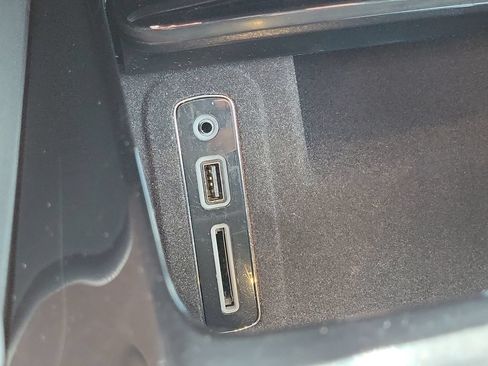 Used 2022 Maserati Levante GT AWD/4WD image 25