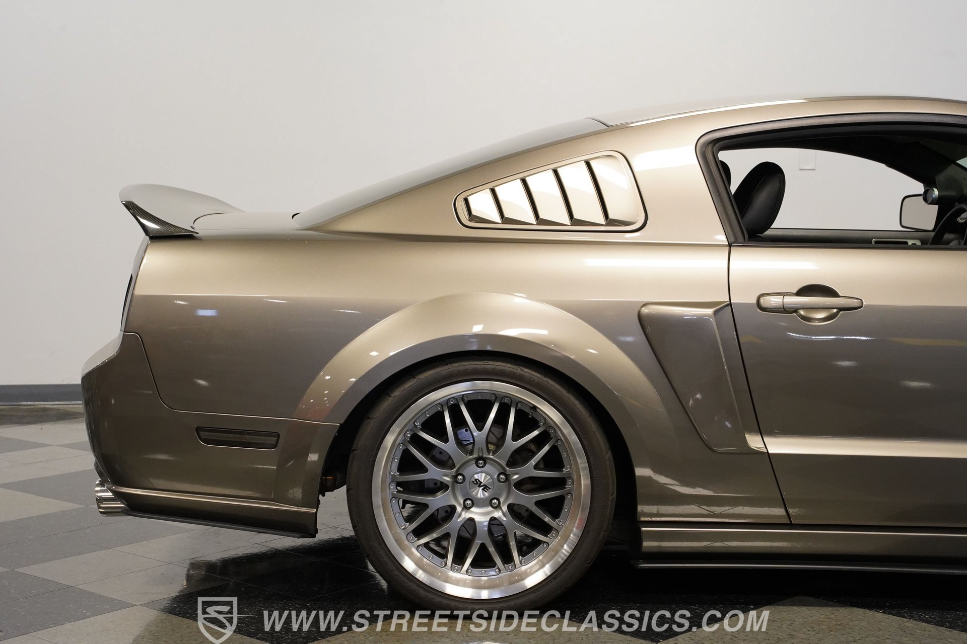 Used 2005 Ford Mustang GT RWD image 30