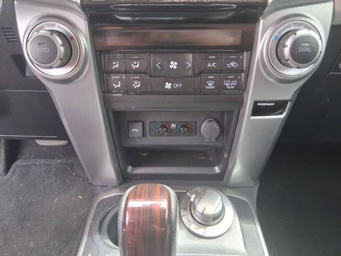 Used 2020 Toyota 4Runner Limited AWD/4WD image 29