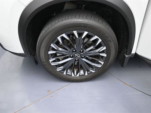 Used 2025 Nissan Rogue SL w/ Tech Package image 22