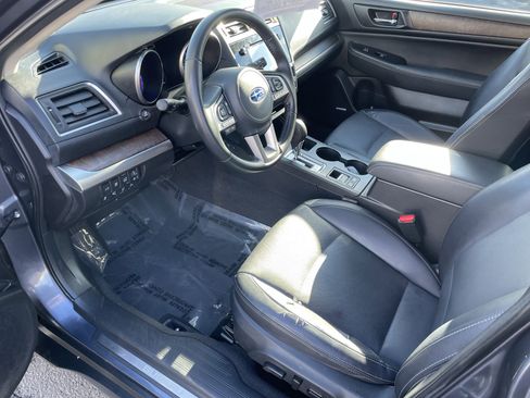 Used 2017 Subaru Outback 3.6R Limited image 12