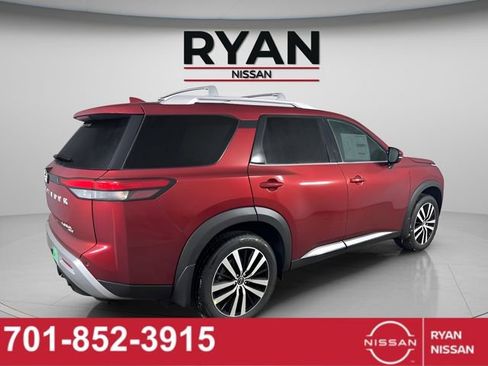 New 2025 Nissan Pathfinder Platinum image 5