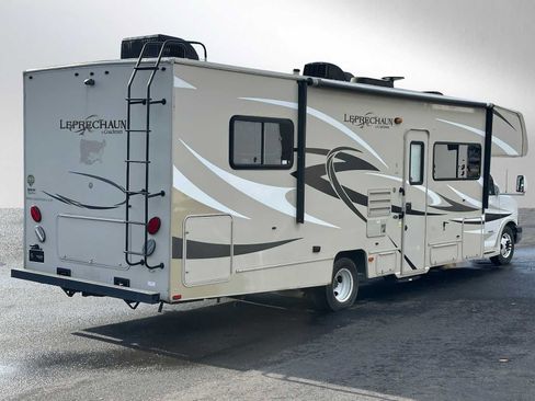 Used 2014 Chevrolet Express 4500 w/ RV Package image 7