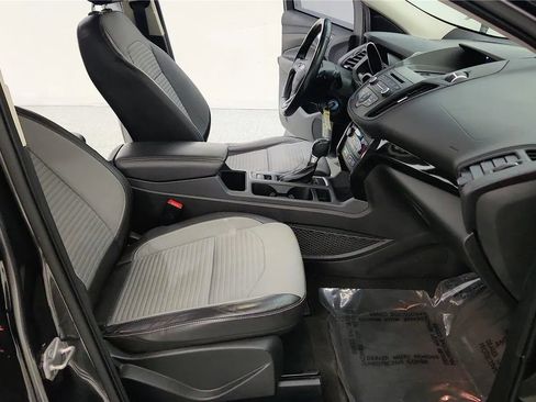 Used 2017 Ford Escape SE w/ SE Sport Appearance Package image 36