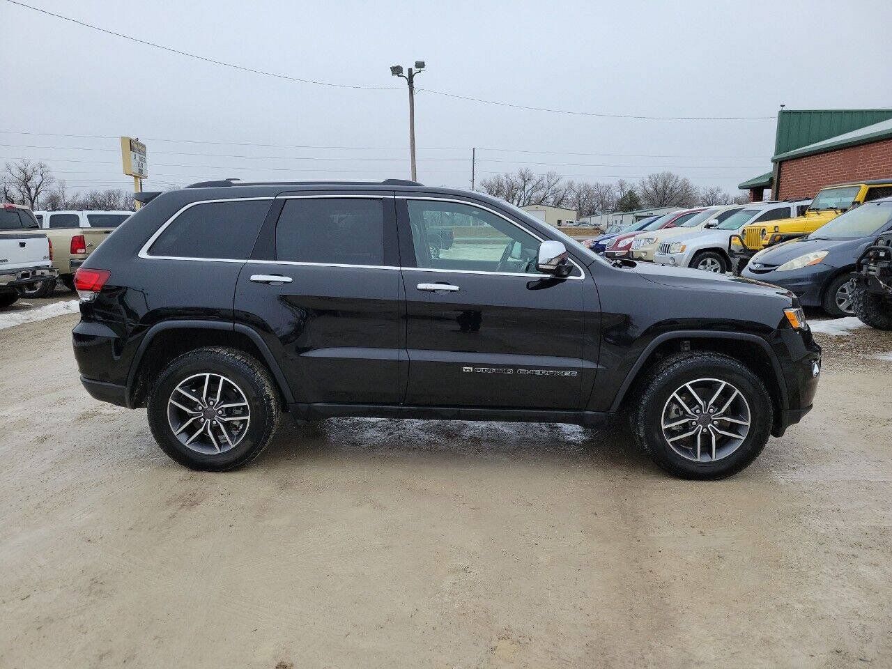 Used 2022 Jeep Grand Cherokee Limited AWD/4WD image 2