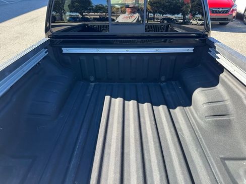 Used 2022 Nissan Frontier Pro-X image 7