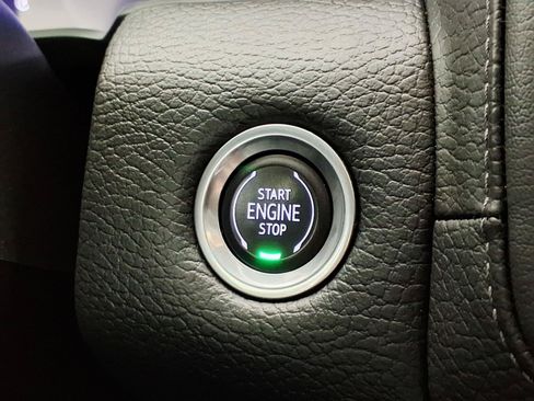 Used 2021 GMC Yukon XL Denali w/ Denali Premium Package AWD/4WD image 23