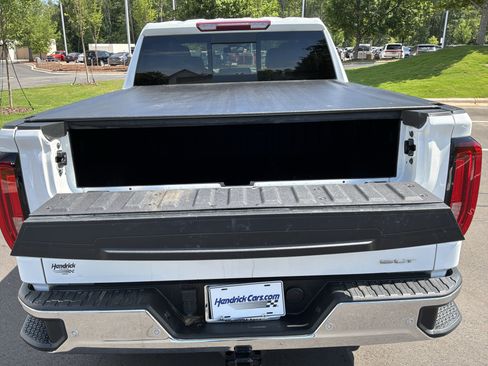 Used 2024 GMC Sierra 1500 SLT w/ SLT Premium Plus Package AWD/4WD image 32