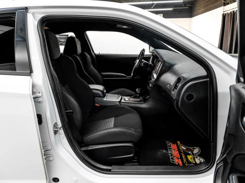 Used 2023 Dodge Charger Scat Pack w/ Technology Group RWD image 42