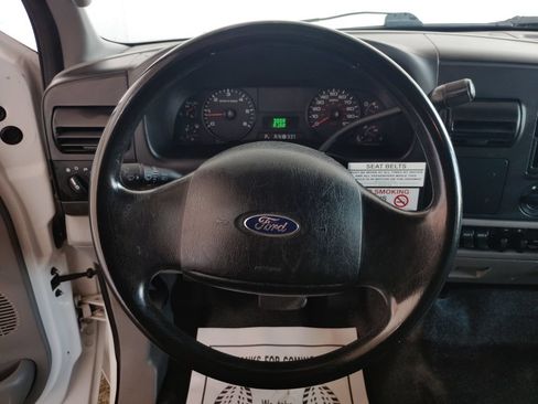 Used 2006 Ford F250 2WD Regular Cab Super Duty image 16