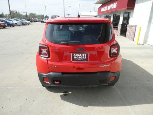 Used 2018 Jeep Renegade Trailhawk w/ Cold Weather Group II image 13