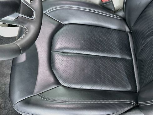 Used 2023 Chrysler Pacifica Touring-L FWD image 19