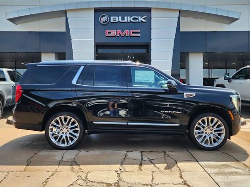 New 2026 GMC Yukon Denali w/ Denali Reserve Package AWD/4WD image 2