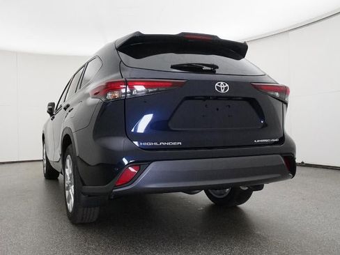 New 2026 Toyota Highlander Limited image 22