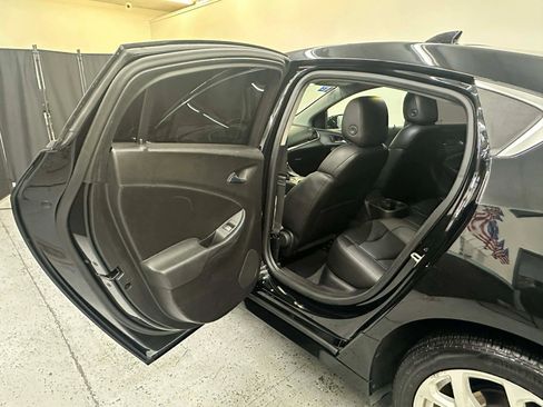 Used 2018 Chevrolet Volt Premier w/ Driver Confidence Package image 42