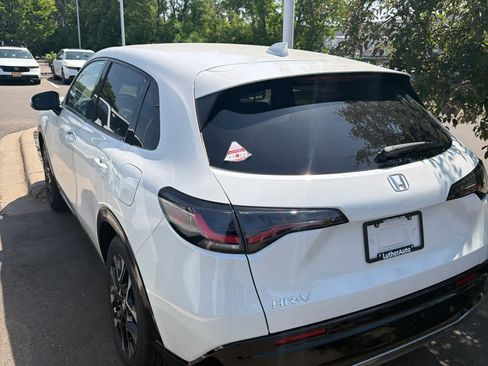 Used 2026 Honda HR-V EX-L image 8