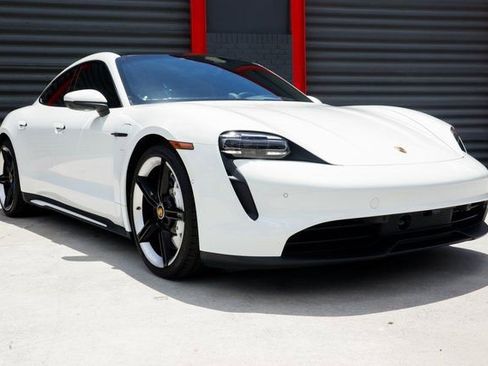 Used 2022 Porsche Taycan RWD image 4