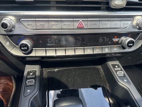 Used 2020 Kia Telluride SX w/ SX Prestige Package image 14