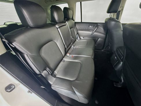 Used 2022 Nissan Armada SV w/ SV Appearance Package image 17