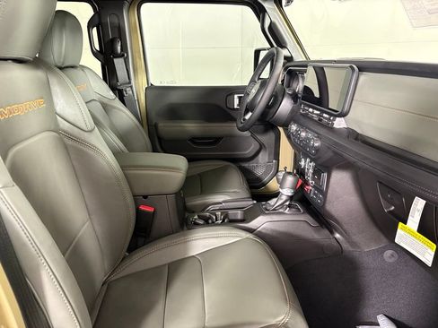 New 2026 Jeep Gladiator Mojave AWD/4WD image 14