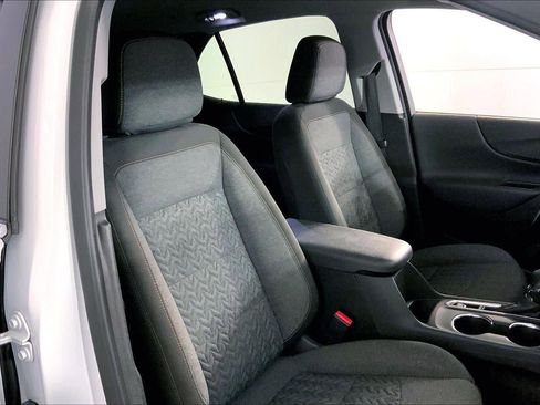 Used 2024 Chevrolet Equinox LT image 7