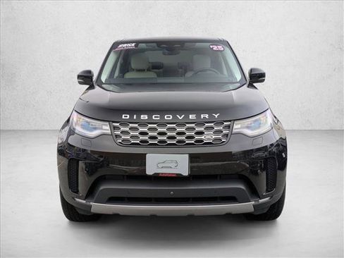 Certified 2025 Land Rover Discovery S image 2