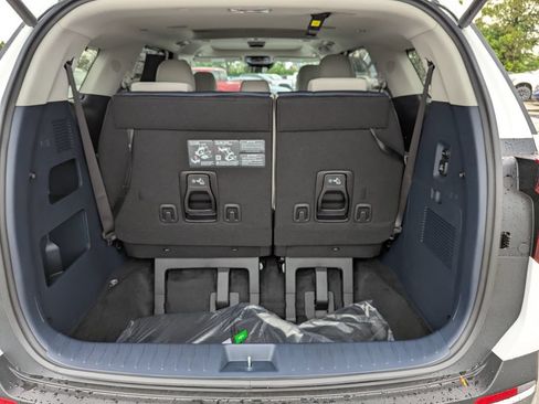 New 2026 Kia Carnival SX FWD image 12