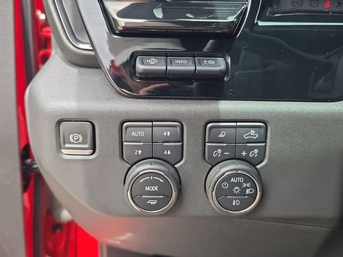 Used 2022 Chevrolet Silverado 1500 ZR2 w/ Technology Package AWD/4WD image 22