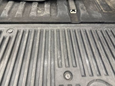 Used 2019 Nissan Titan SL w/ Midnight Edition AWD/4WD image 25
