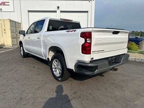 Used 2021 Chevrolet Silverado 1500 LT AWD/4WD image 3