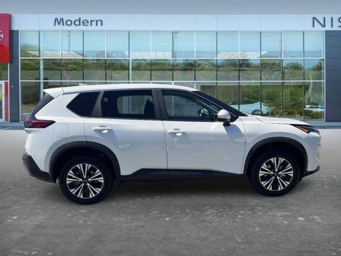 Certified 2023 Nissan Rogue SV FWD image 4
