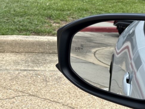 Used 2025 Toyota Prius LE image 17