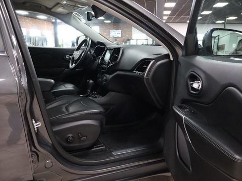 Used 2019 Jeep Cherokee Limited AWD/4WD image 32
