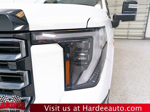 Used 2024 GMC Sierra 2500 AT4 w/ AT4 Premium Plus Package image 8