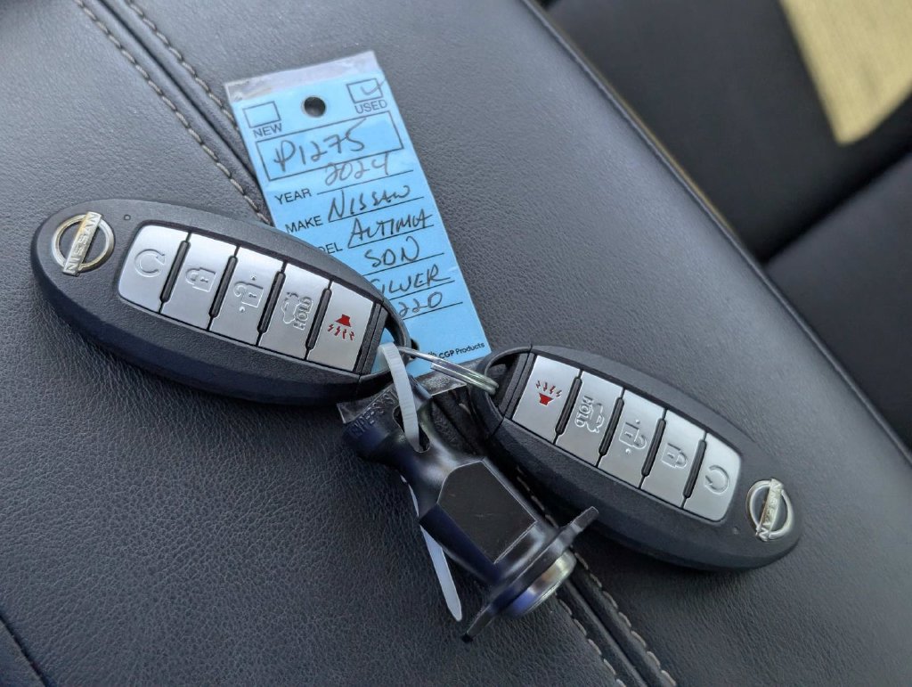 Used 2024 Nissan Altima 2.5 SV FWD image 26