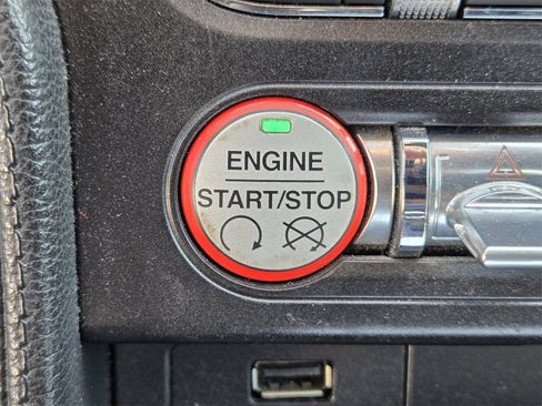 Used 2017 Ford Mustang Premium image 18