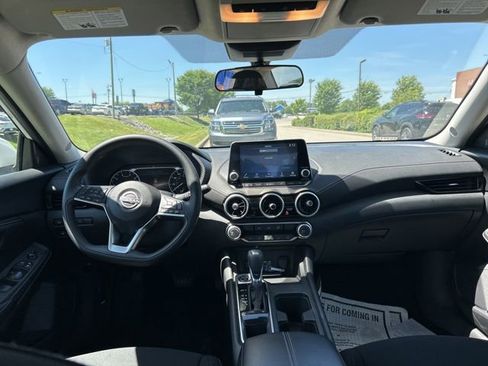 Used 2025 Nissan Sentra SV FWD image 5