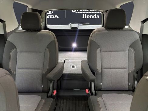Used 2018 Chevrolet Traverse LT FWD image 13