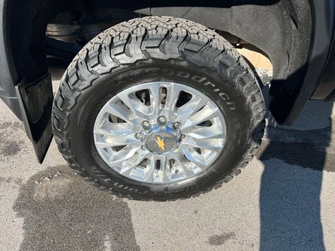 Used 2023 Chevrolet Silverado 2500 High Country w/ LPO, Dark Essentials Package image 11