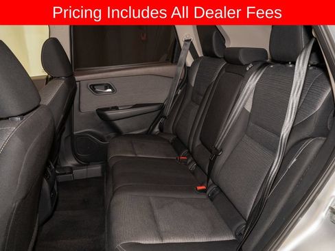 Used 2023 Nissan Rogue SV FWD image 8