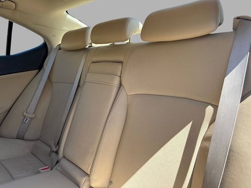 Used 2007 Lexus IS 350 RWD image 22