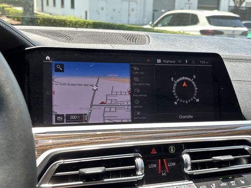 Used 2021 BMW X7 xDrive40i w/ Premium Package AWD/4WD image 21
