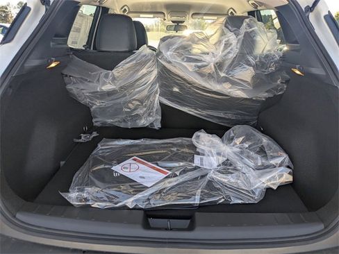 New 2026 Nissan Kicks SR image 29