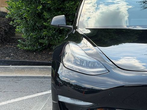 Used 2022 Tesla Model 3 Long Range AWD/4WD image 4