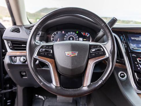 Used 2019 Cadillac Escalade Premium Luxury image 29