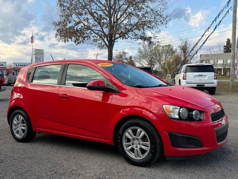 Used 2015 Chevrolet Sonic LT image 2
